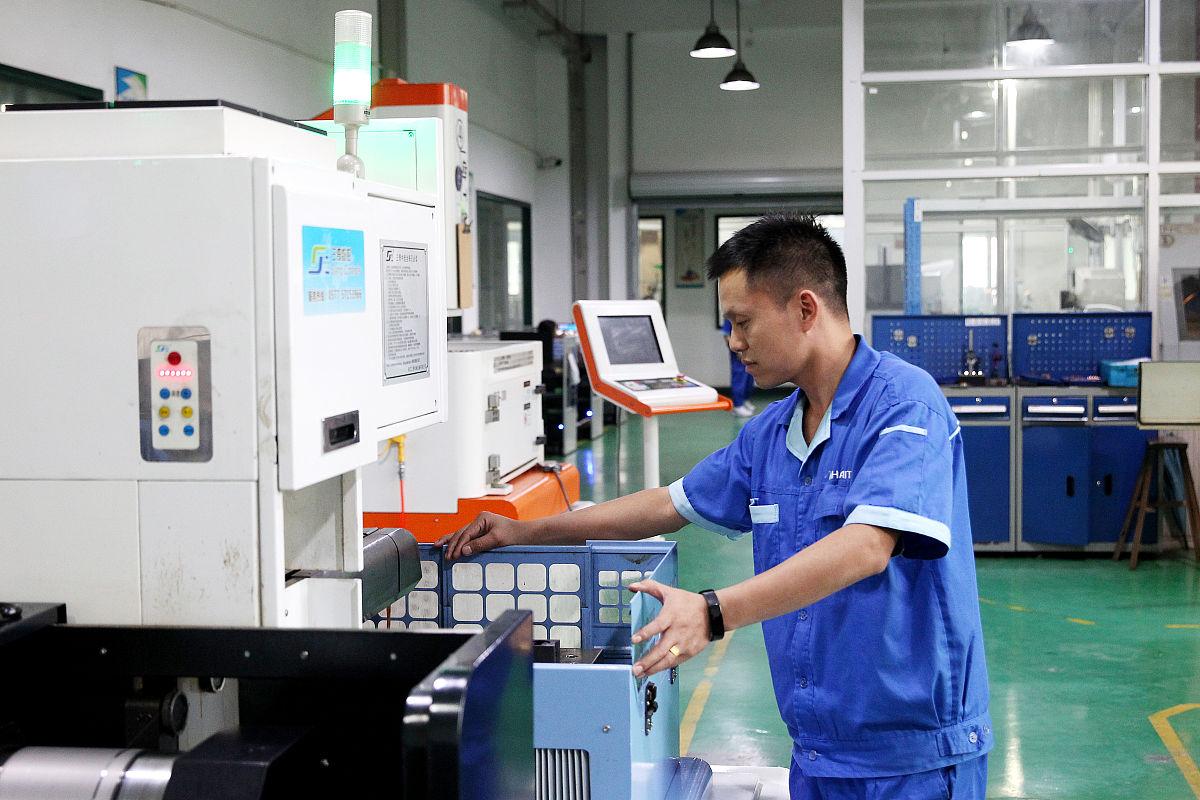 数控车床 精密五金件制造的工业心脏